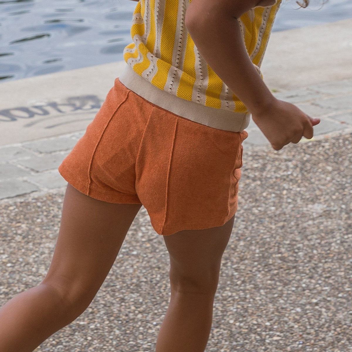 Frottée-Pocket Short in Terracotta von Baba
