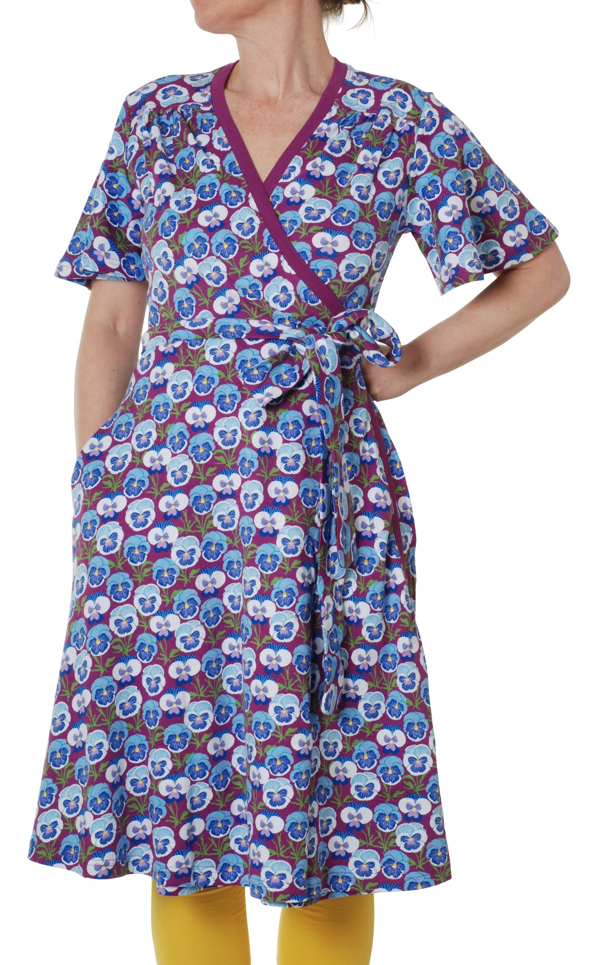 SALE: Kurzarm-Wickelkleid für Damen mit Veilchen in Blau/Violet von DUNS