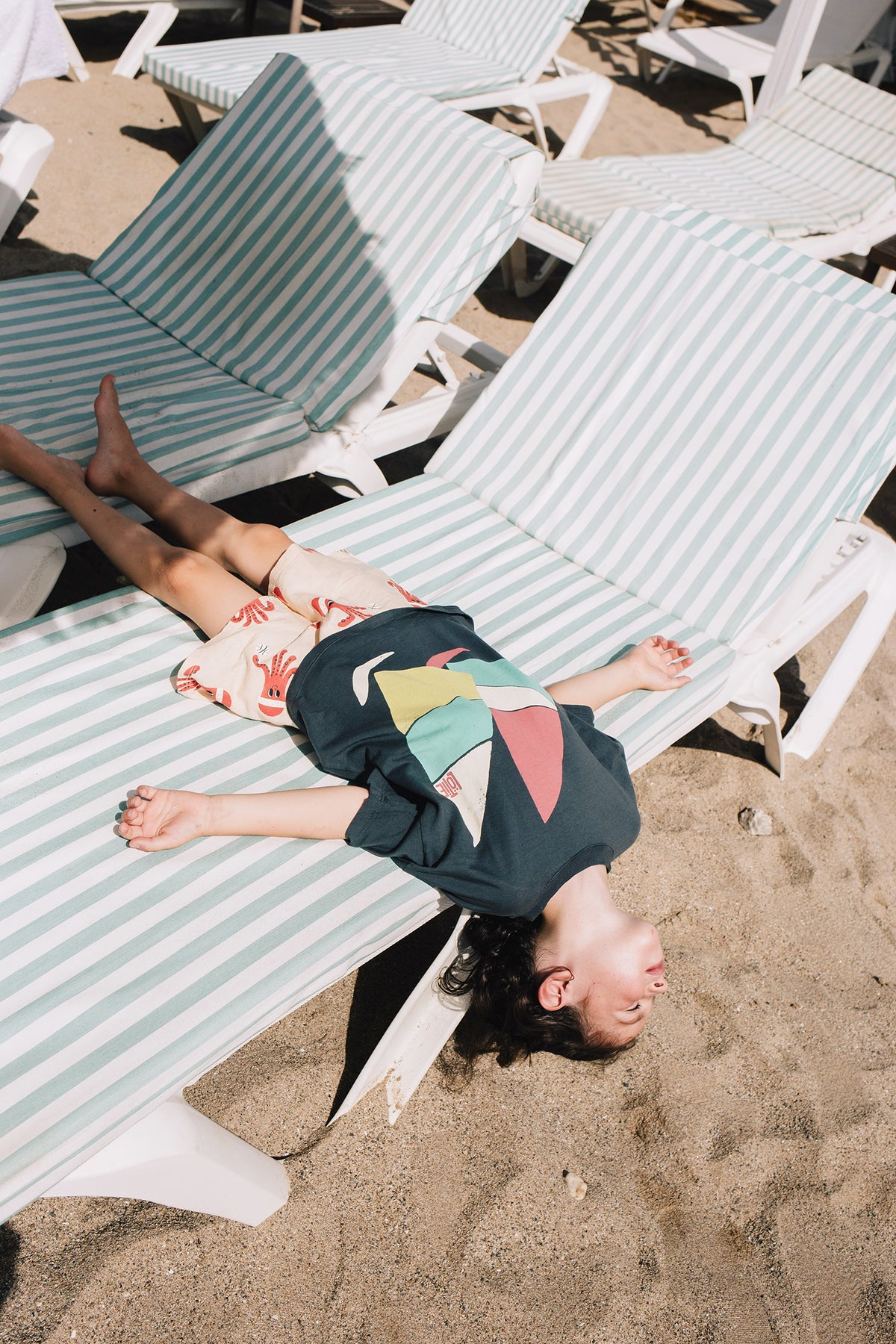 SALE: T-shirt Anthrazit mit Windsurf von Lötiekids