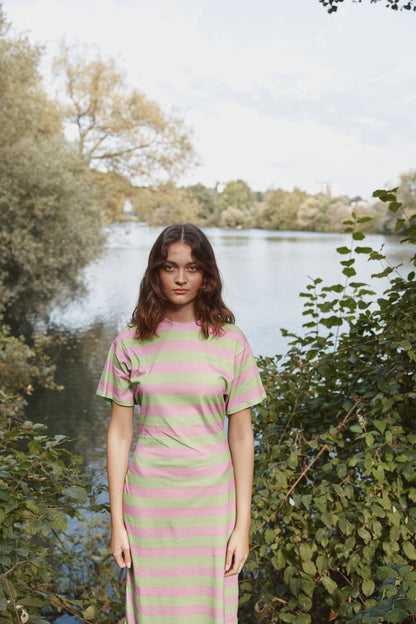 Sommerkleid gestreift mit Cut-Out auf der Rückseite von Mazine