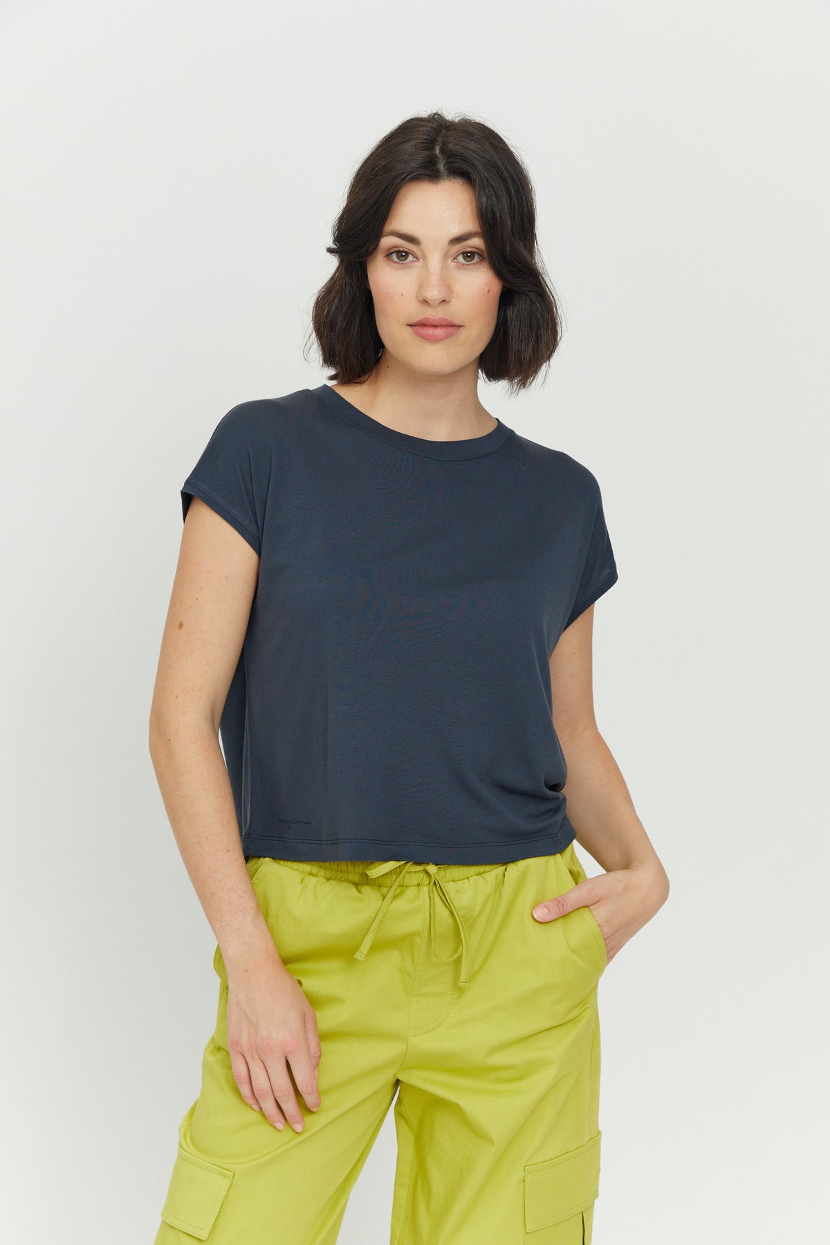 T-shirt aus Ecovero in Tintenblau von Mazine