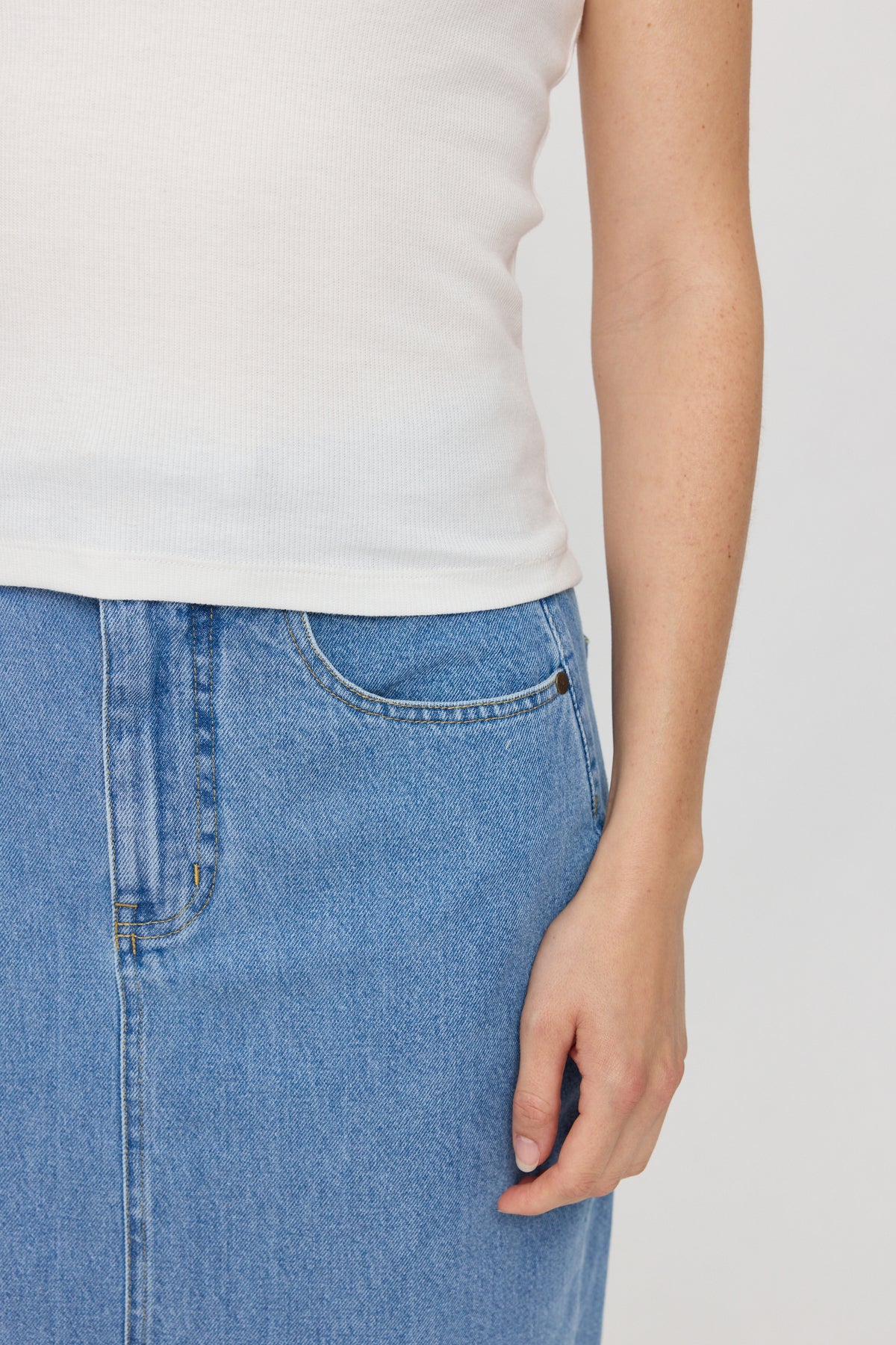 Ribbed Tank Top in offwhite von Mazine