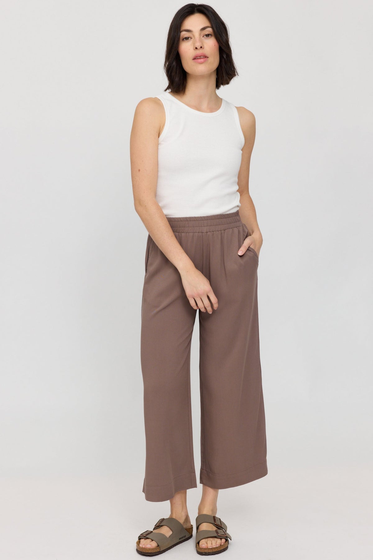 Sommerhose mit weitem Bein in Graubraun von Mazine