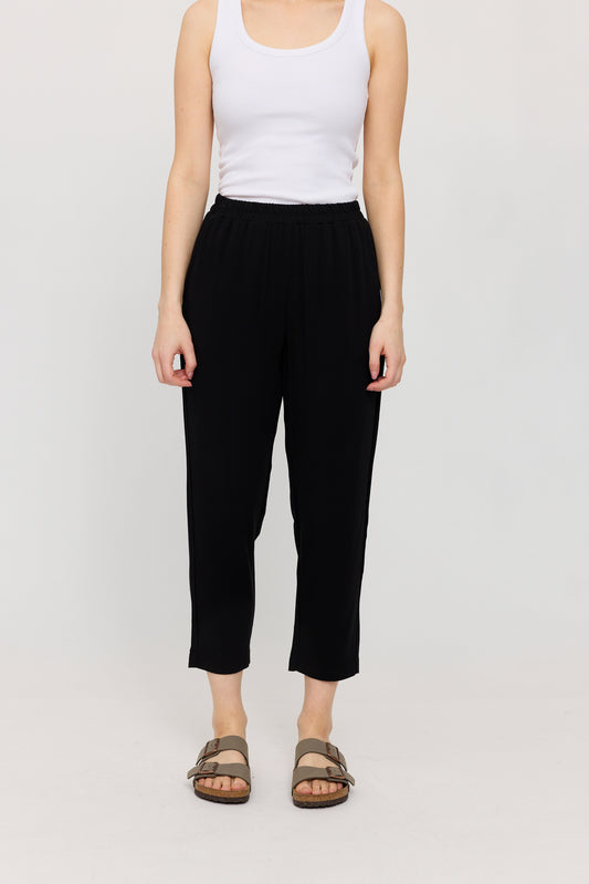 Sommerhose mit geradem Bein in Schwarz von Mazine