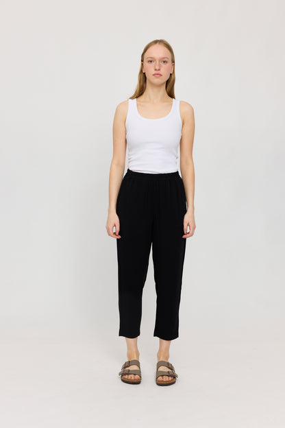 Sommerhose mit geradem Bein in Schwarz von Mazine