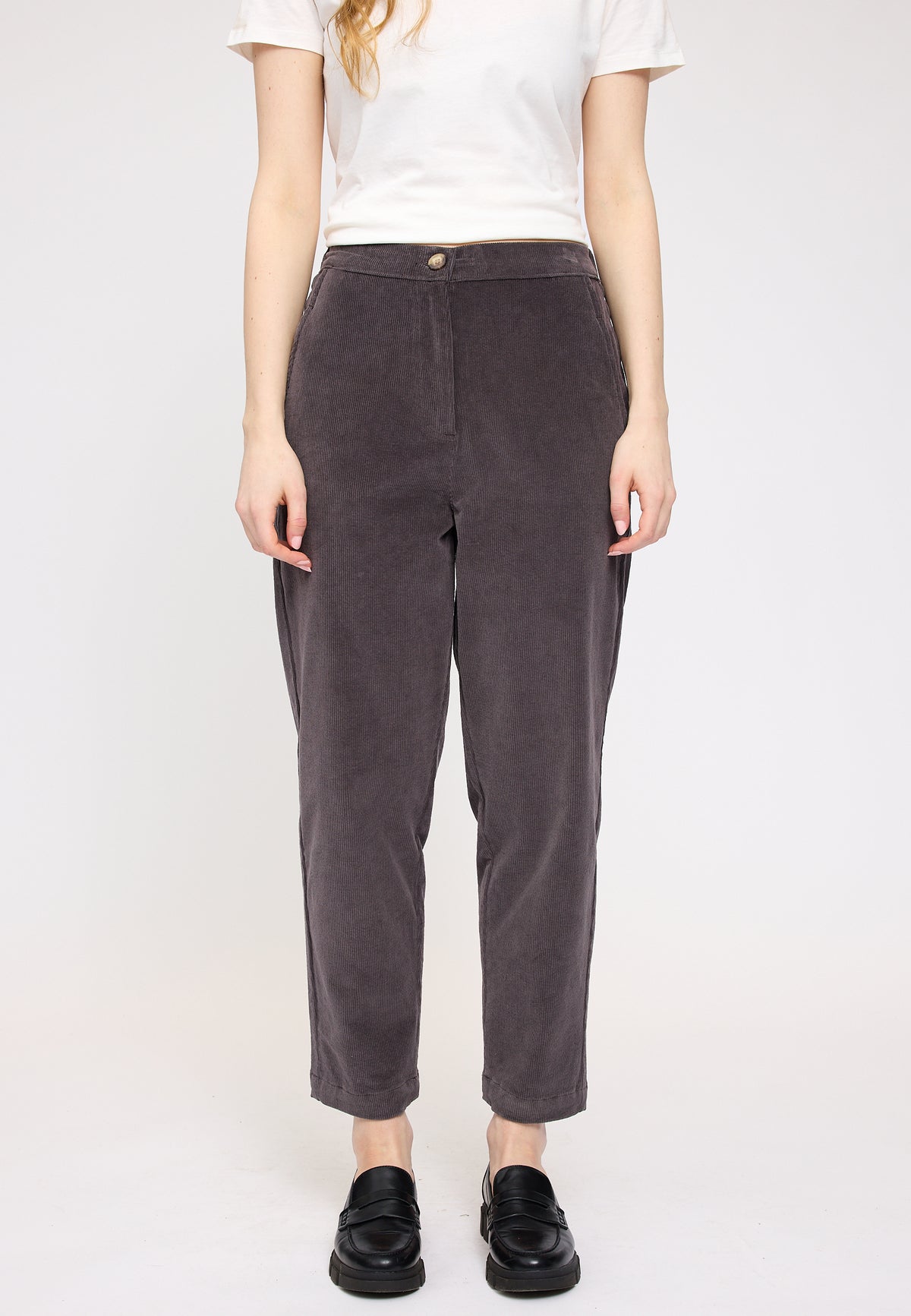 Cordhose in Braun von Mazine