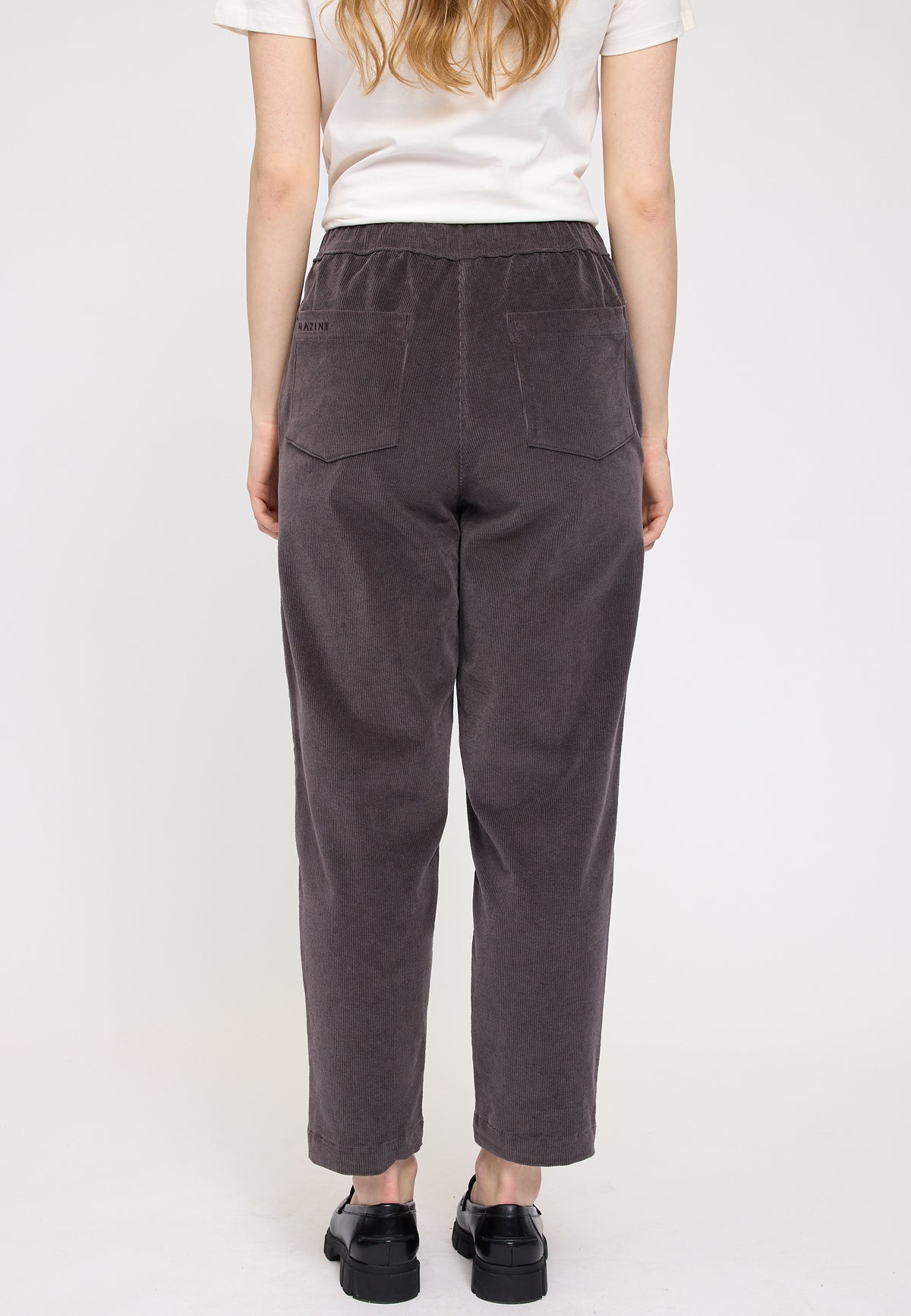 Cordhose in Braun von Mazine