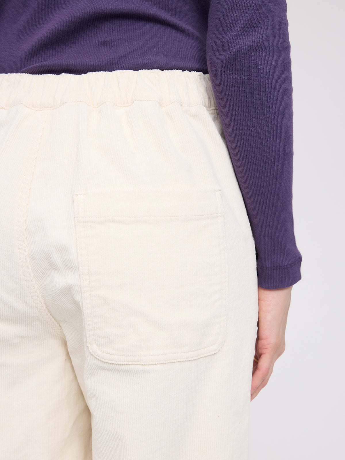 Cordhose Relaxed in Tofu von Mazine