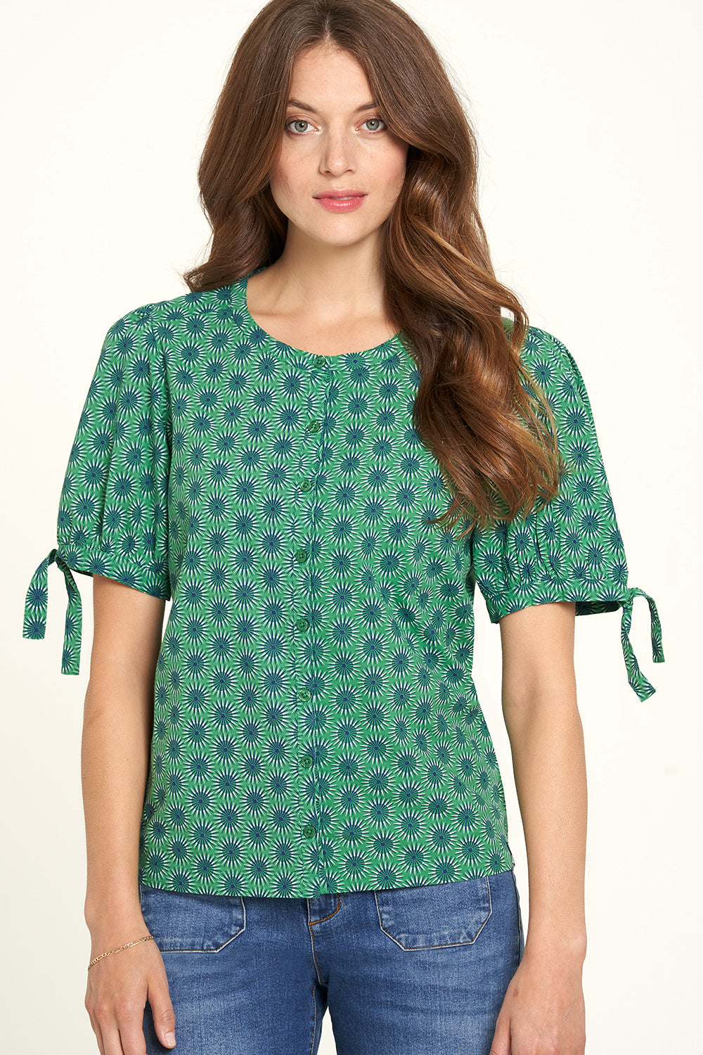 SALE -50%: Kurzarm-Bluse mit Blumen von Tranquillo