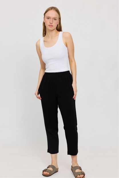 Sommerhose mit geradem Bein in Schwarz von Mazine