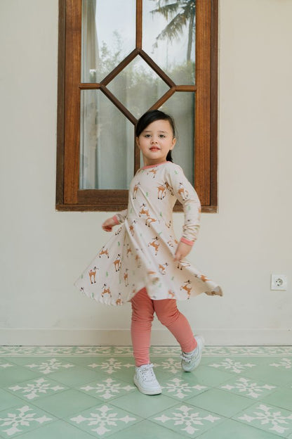 Kleid Langarm mit Reh von Maxomorra