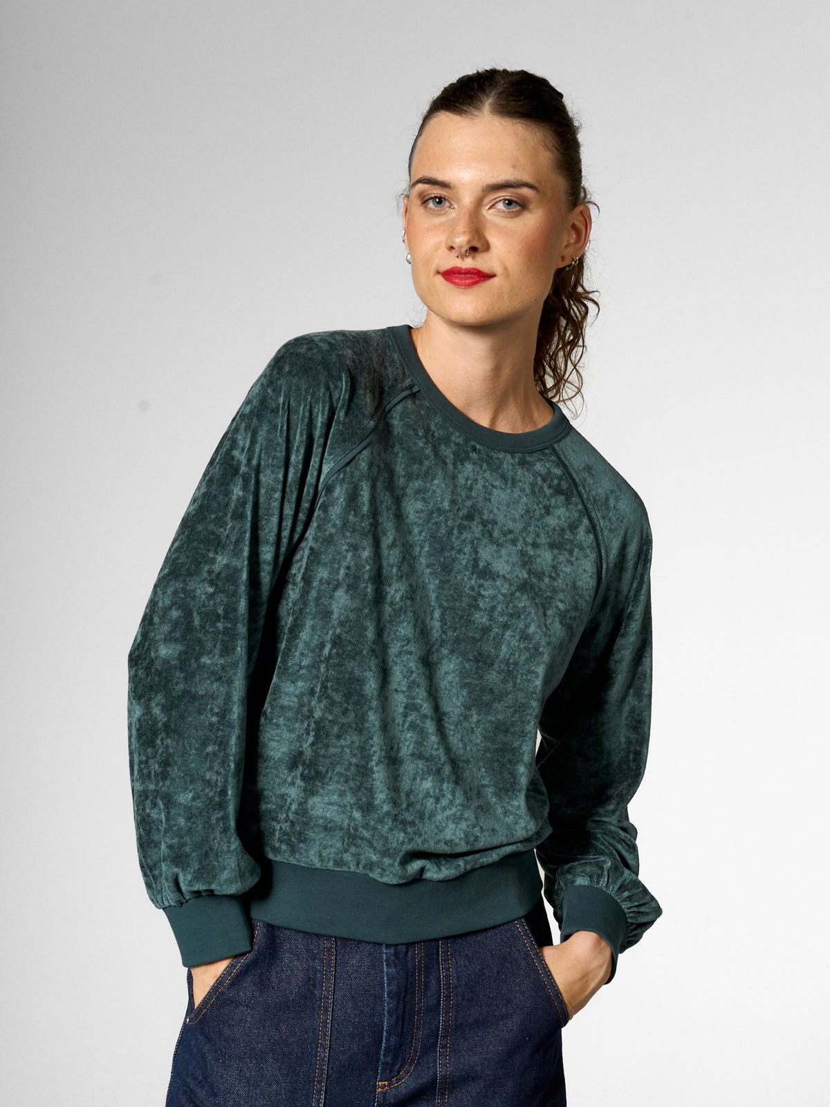 Velours-Pullover in Dunkelgrün von Mademoiselle YéYé