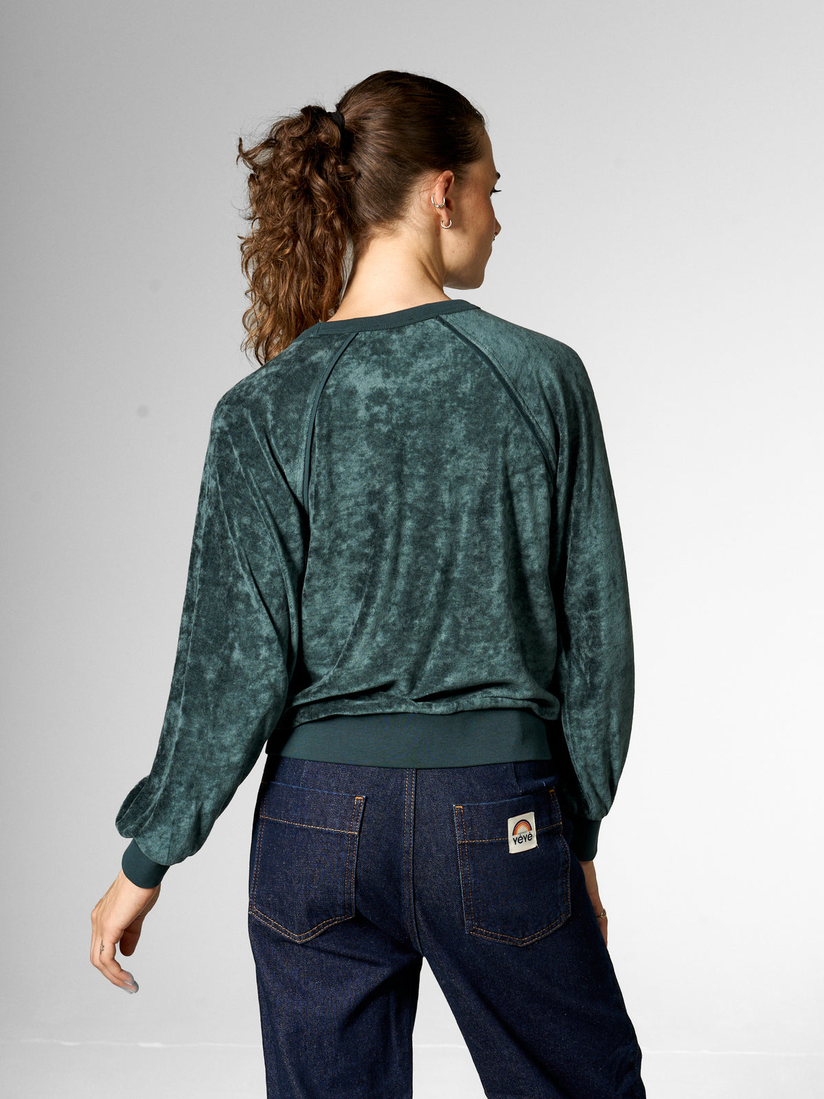 Velours-Pullover in Dunkelgrün von Mademoiselle YéYé