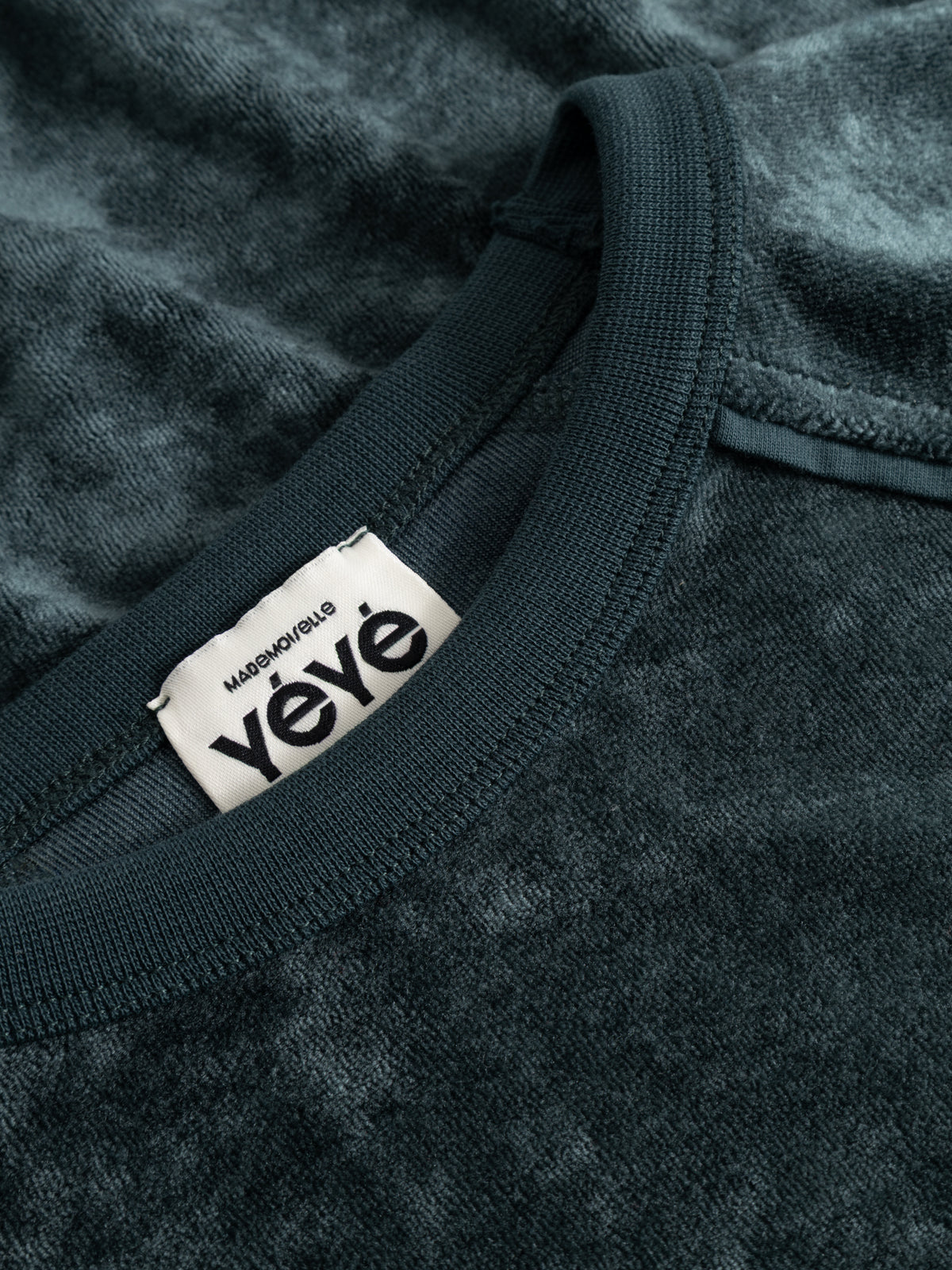Velours-Pullover in Dunkelgrün von Mademoiselle YéYé