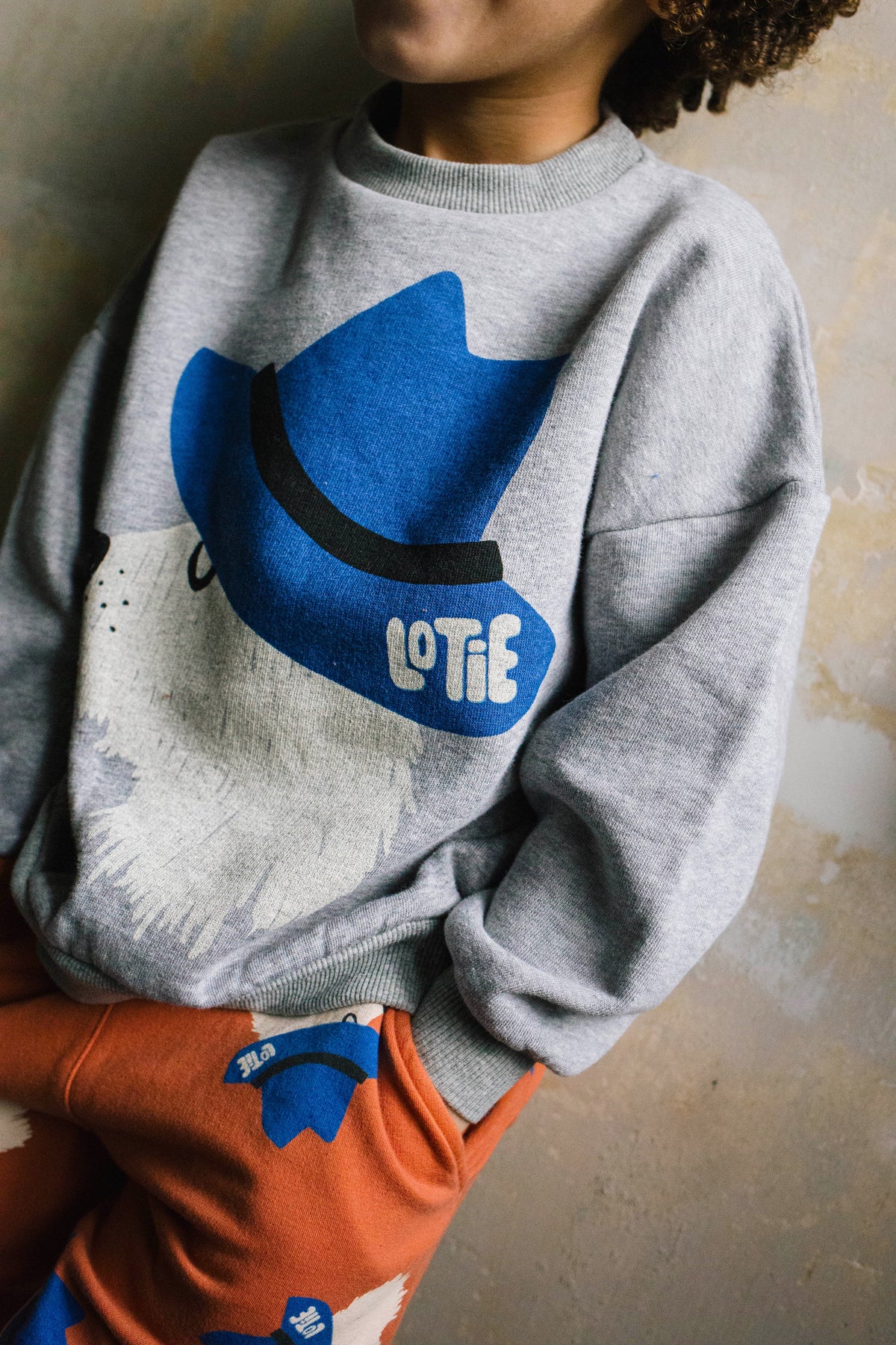 Sweatshirt Mittelgrau mit Eisbär von Lötiekids