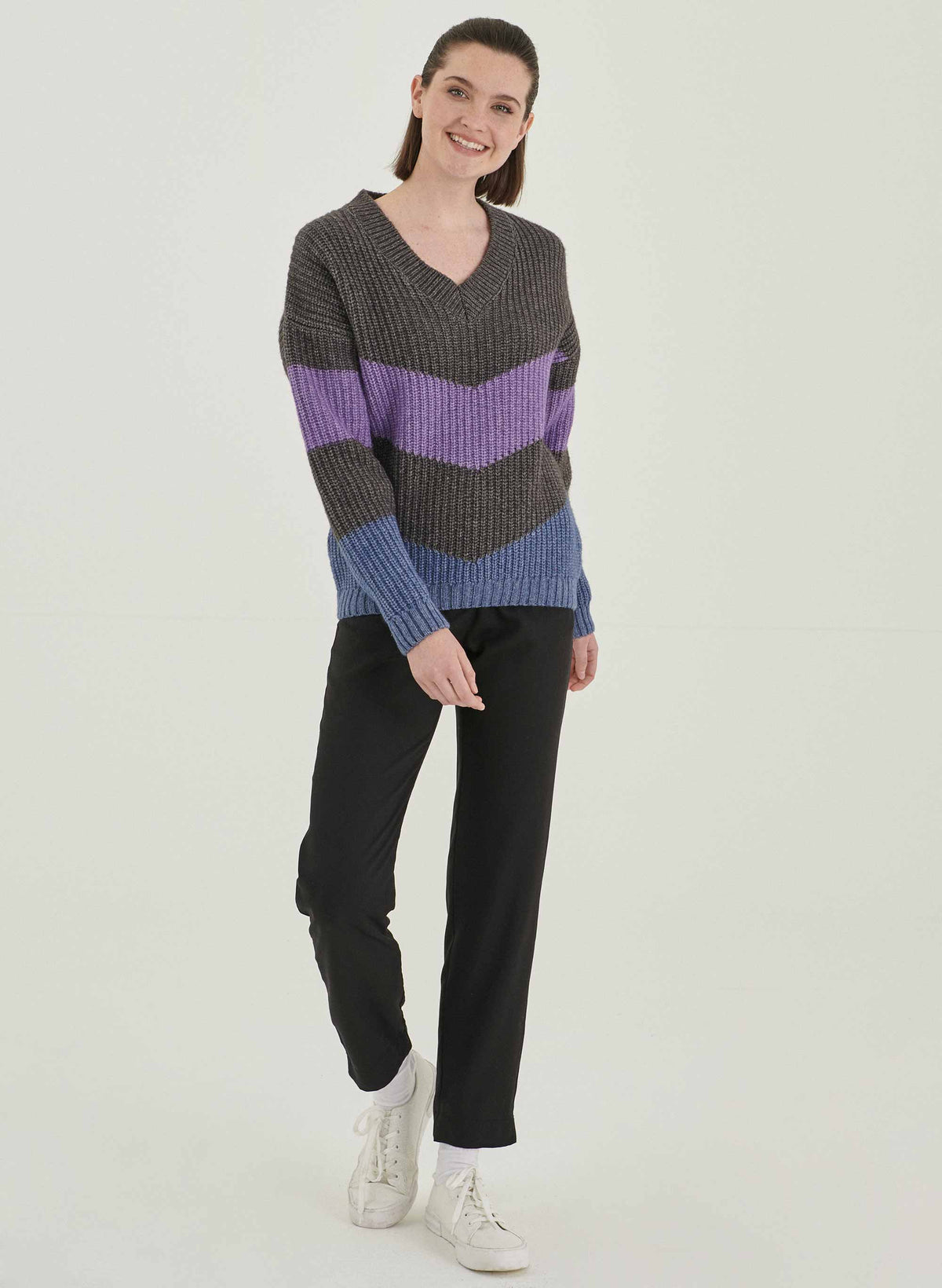 SALE -50% Woll-Pullover gestrickt in Grau/Violet/Blau von Organication