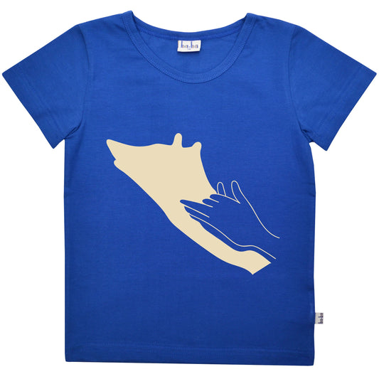 T-shirt mit Schattenhund von Baba